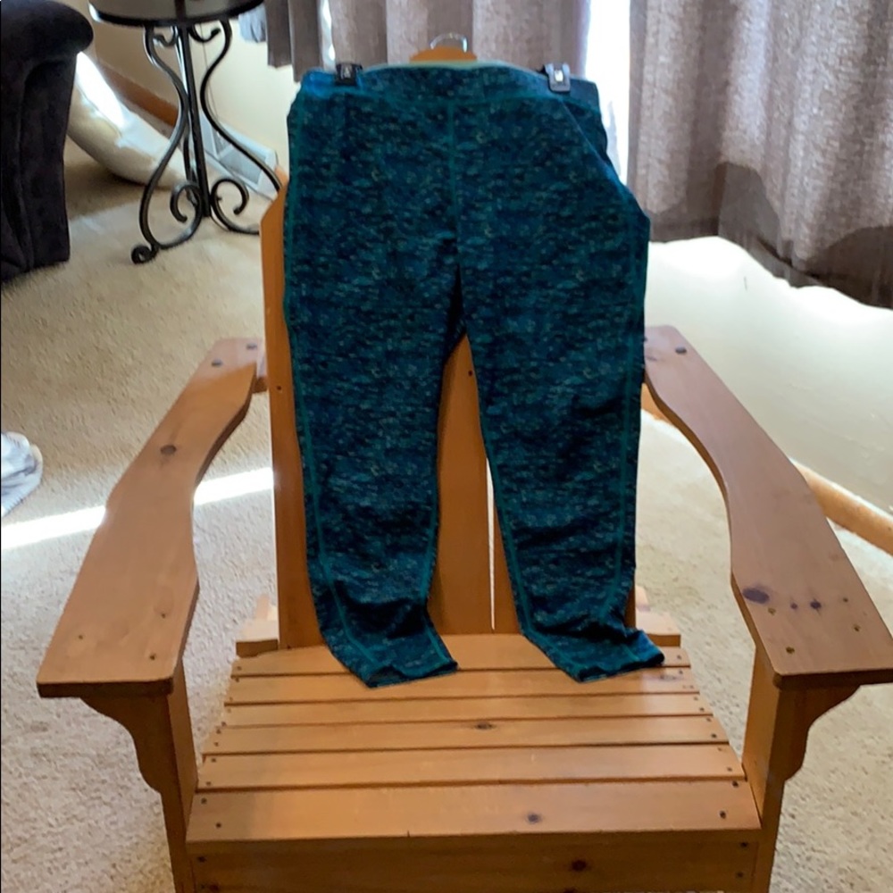 Capri joggers skin tight